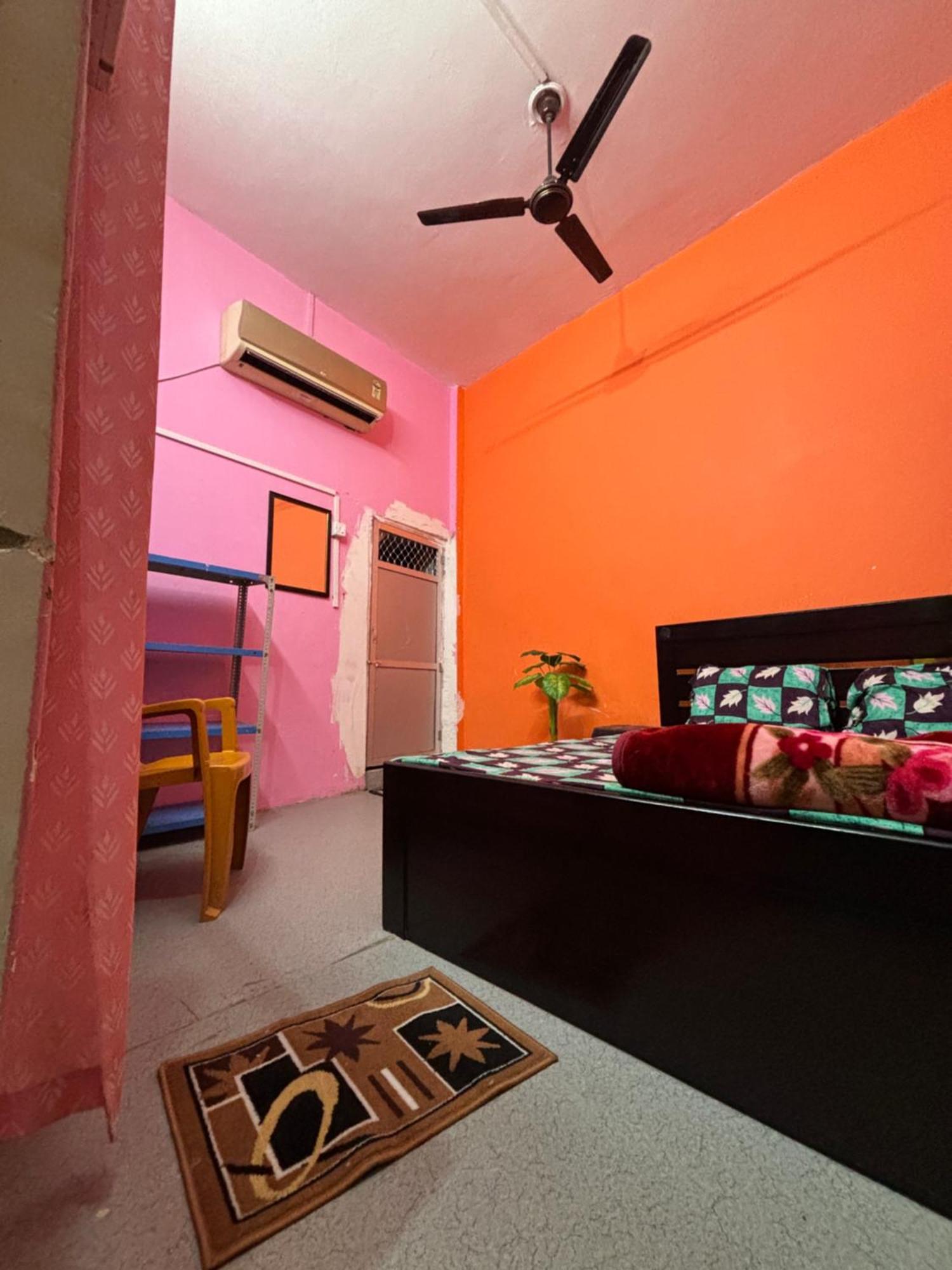 Shakuntala Guest House Ayodhya Buitenkant foto