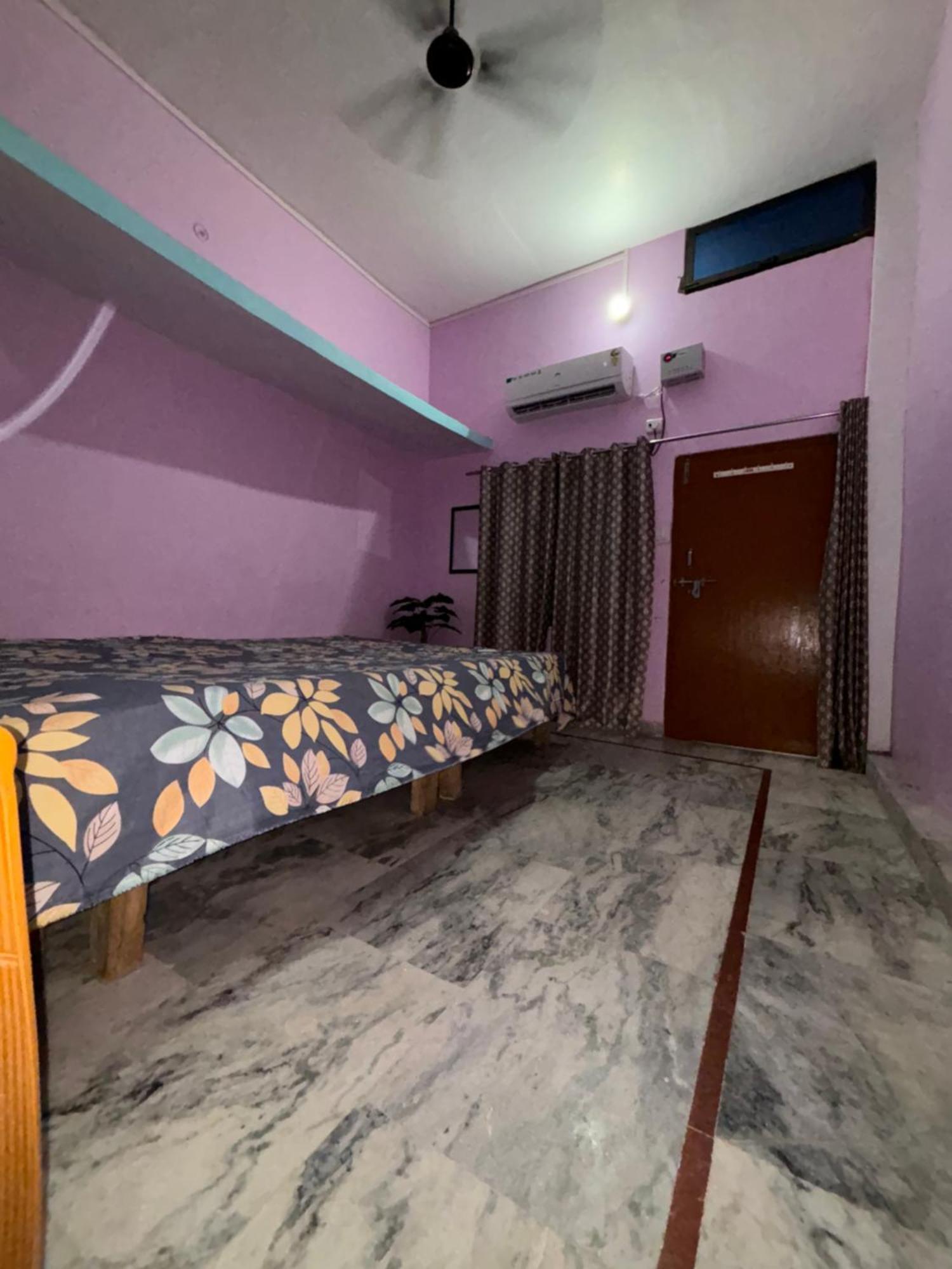 Shakuntala Guest House Ayodhya Buitenkant foto