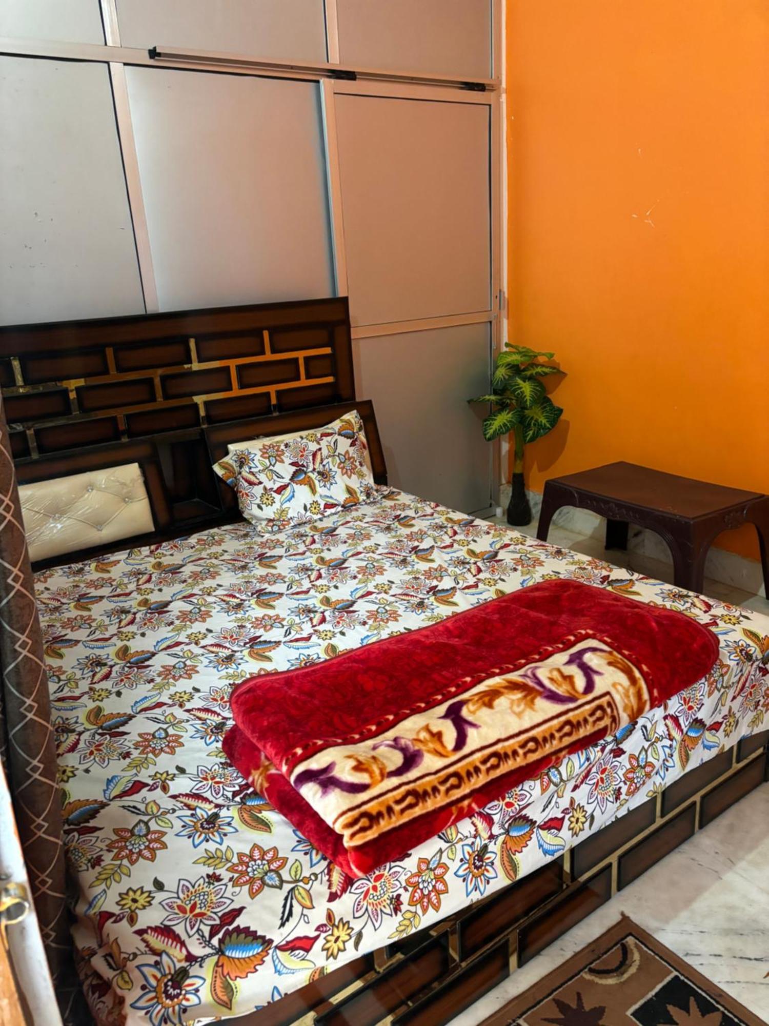 Shakuntala Guest House Ayodhya Buitenkant foto